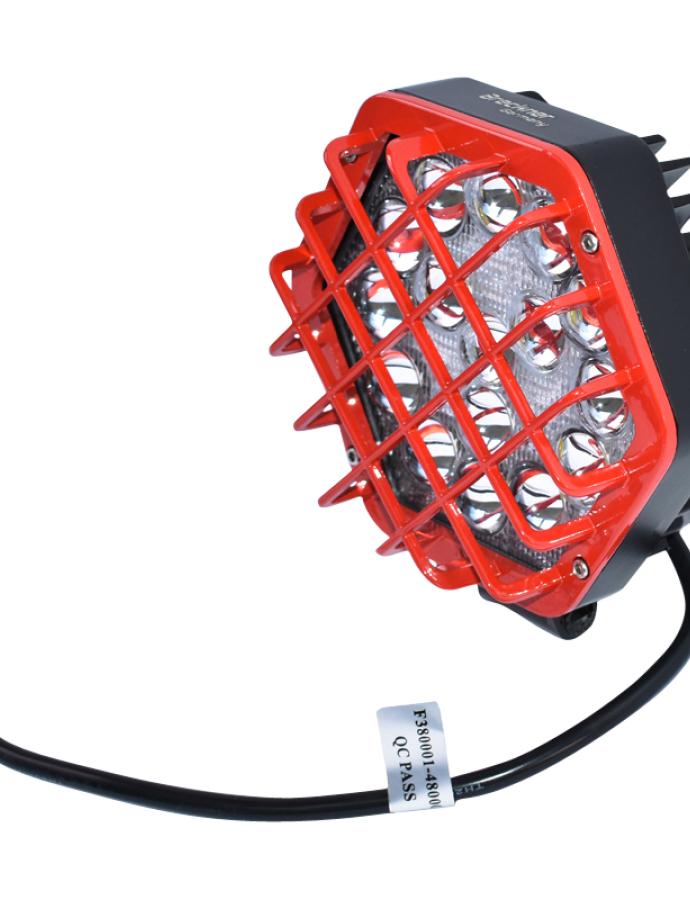 Proiector de lucru LED 48W 10–80V 30° hexagonal BK pentru utilaje și camioane